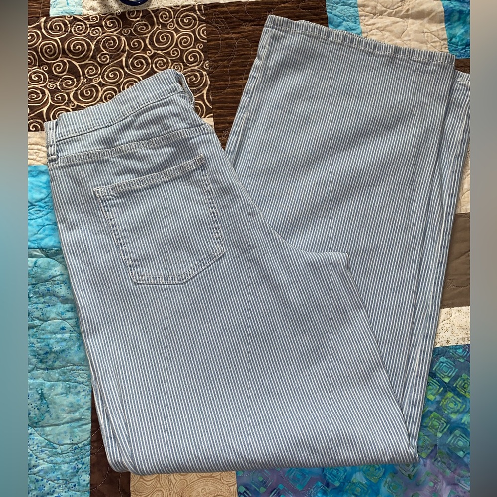 Universal Thread Relaxed Wide Leg Pinstripe Jean